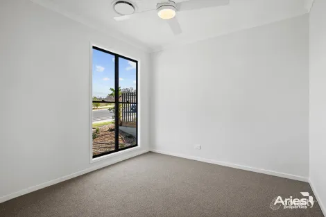 Property photo of 24 Greenhaven Boulevard Deebing Heights QLD 4306