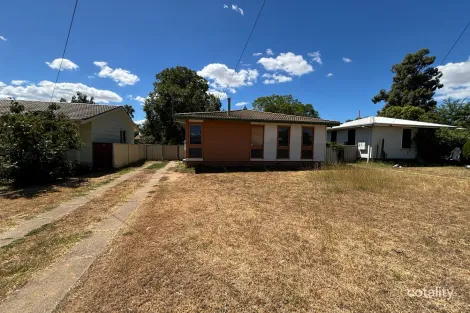 35 Bourne St, West Tamworth, NSW 2340