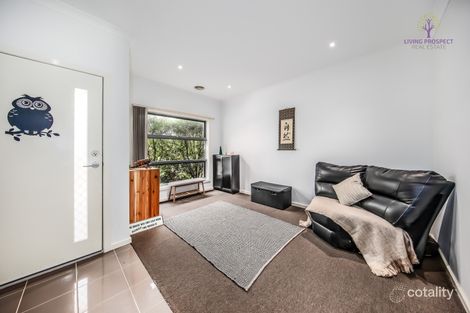 Property photo of 1/28 Whitlam Green Point Cook VIC 3030