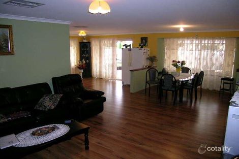 Property photo of 15 Rainbow Crescent Bennett Springs WA 6063