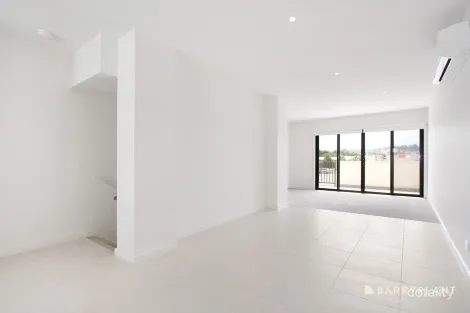 Property photo of 3/17 Edgeware Close Pakenham VIC 3810