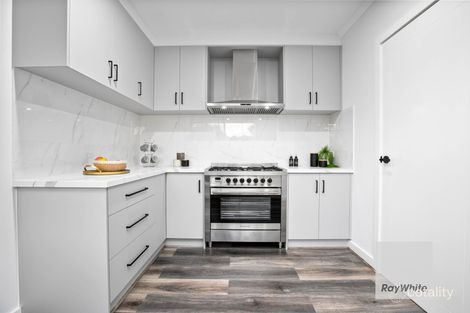 Property photo of 5 Hele Close Caroline Springs VIC 3023