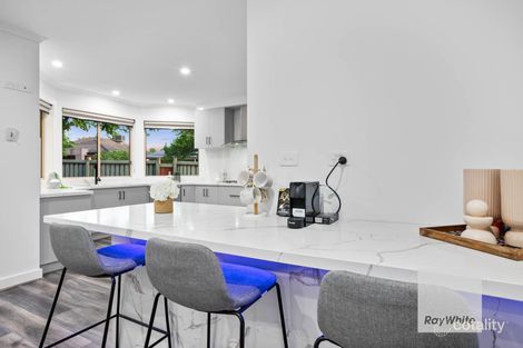 Property photo of 5 Hele Close Caroline Springs VIC 3023