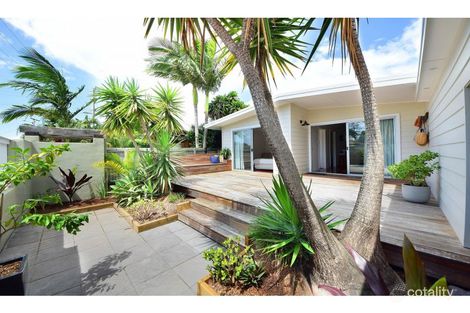 Property photo of 60 Fifth Avenue Palm Beach QLD 4221