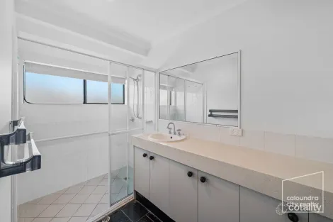 Property photo of 1/29 Ann Street Dicky Beach QLD 4551