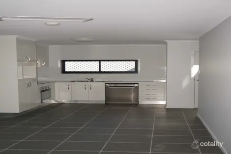 Property photo of 9/2 Makybe Diva Drive Ooralea QLD 4740