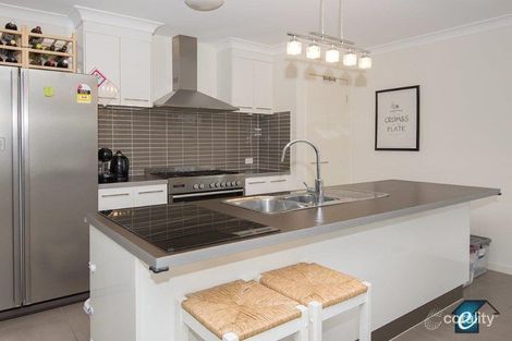 Property photo of 26 Fred Pham Crescent Doolandella QLD 4077