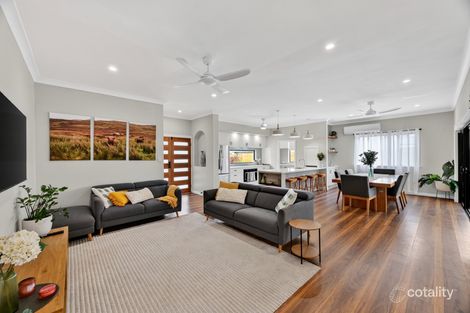 15 Wandella Cres, Cranbrook, QLD 4814