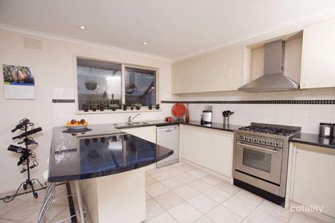 Property photo of 14 Amersham Drive Wantirna VIC 3152