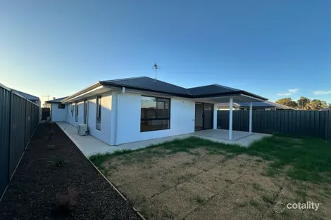 Property photo of 2 Krudop Place Munno Para Downs SA 5115