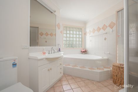 Property photo of 23 Kensington Place Kin Kora QLD 4680