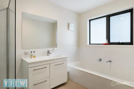 Property photo of 15 Thornton Close Blackmans Bay TAS 7052