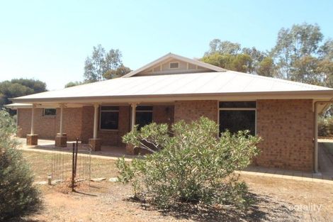 24 Kinnane St, Jamestown, SA 5491