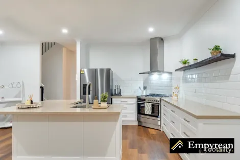 Property photo of 32 St Andrews Close Wallan VIC 3756