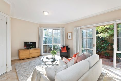 Property photo of 2/32 Yerrin Street Balwyn VIC 3103
