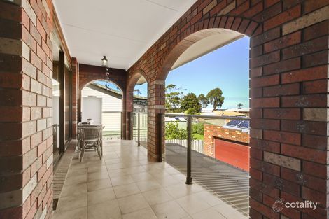 Property photo of 1 Bronsdon Street Lakes Entrance VIC 3909