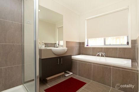 Property photo of 15 Alpini Parade Sunshine West VIC 3020