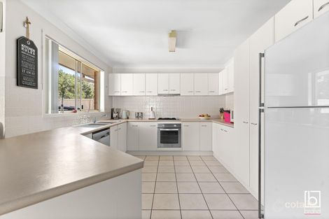 Property photo of 13 Ryan Close Woongarrah NSW 2259