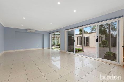 Property photo of 2 Hall Mark Road Mordialloc VIC 3195