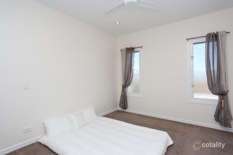 Property photo of 1/26 Errol Avenue Paradise Point QLD 4216