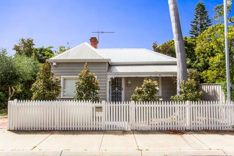 7 Hevron St, North Fremantle, WA 6159