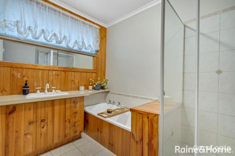 Property photo of 19 Burnleigh Drive Gladstone Park VIC 3043