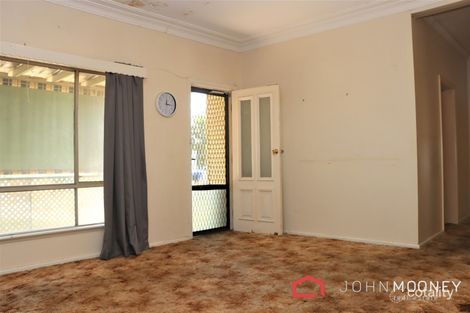 Property photo of 48 Tichborne Crescent Kooringal NSW 2650