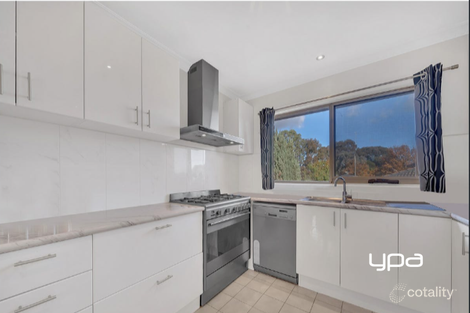 Property photo of 4 Dee Court Endeavour Hills VIC 3802