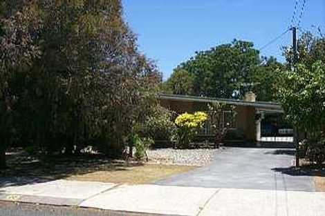 20 Connaught St, Forrestfield, WA 6058