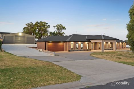 Property photo of 32 Shinners Close Bunyip VIC 3815