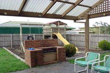 Property photo of 10 Ballanee Grove Cranbourne North VIC 3977
