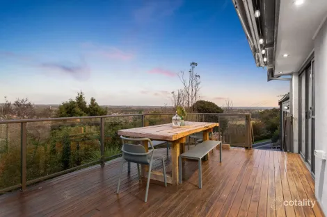 Property photo of 89 Eumeralla Grove Mount Eliza VIC 3930