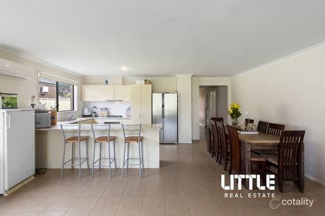 Property photo of 9 Azure Court Pakenham VIC 3810