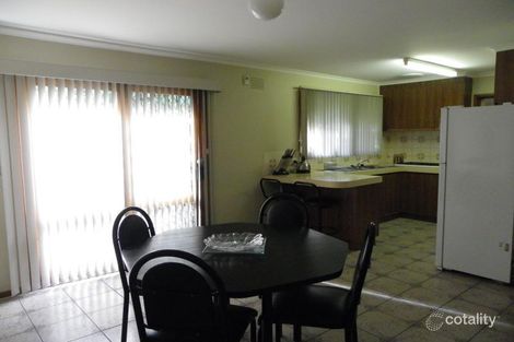 Property photo of 4 Innes Court Taylors Lakes VIC 3038