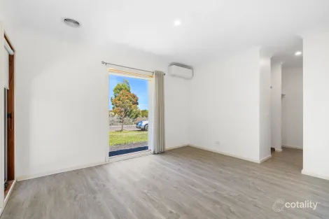 Property photo of 9 Beachside Crescent Point Cook VIC 3030