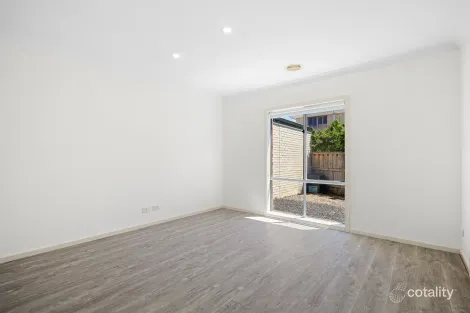 Property photo of 9 Beachside Crescent Point Cook VIC 3030