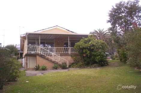 28 Berry Ave, Green Point, NSW 2251