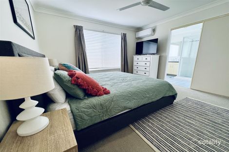Property photo of 41 Clovelly Place Sandstone Point QLD 4511