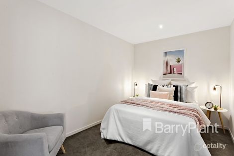 Property photo of 33/801 Bourke Street Docklands VIC 3008