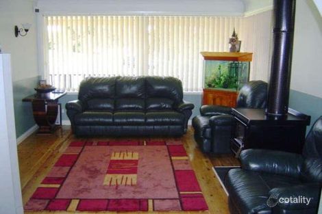 Property photo of 14 Gipps Street Bradbury NSW 2560