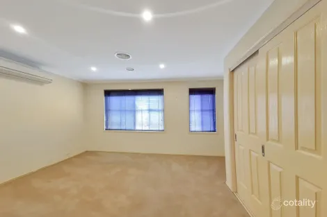 Property photo of 6 St Helens Place Rippleside VIC 3215