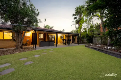 21 Banwell Cres, Carindale, QLD 4152