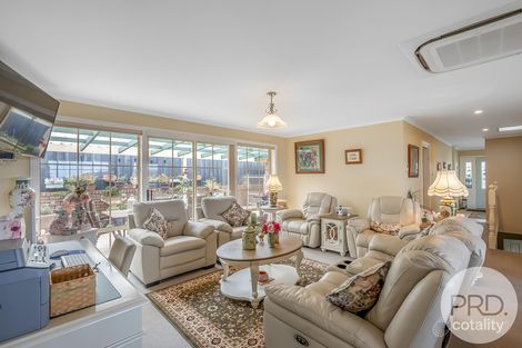 Property photo of 18 Radiata Drive Lindisfarne TAS 7015