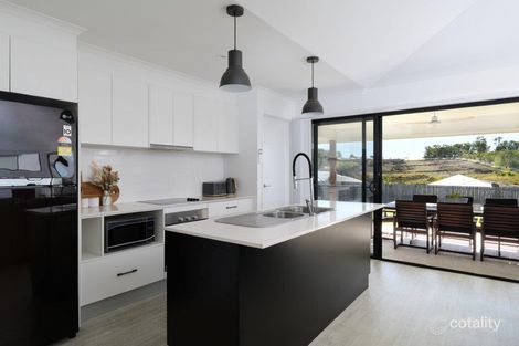 Property photo of 8 Sunburst Place Southside QLD 4570