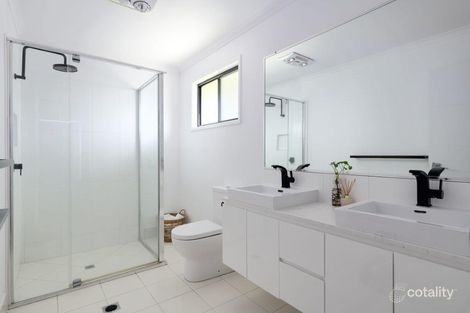 Property photo of 8 Sunburst Place Southside QLD 4570