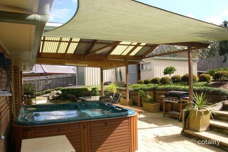 Property photo of 18 Old Farm Place Ourimbah NSW 2258