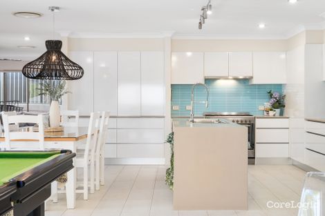 8 Valley Brook Rise, Maudsland, QLD 4210