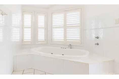 Property photo of 3/3 Coastal View Drive Tallwoods Village NSW 2430