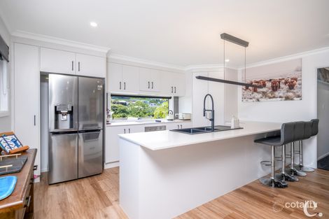 Property photo of 4 Mavis Close Pacific Heights QLD 4703