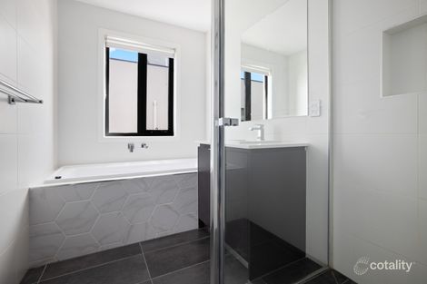 Property photo of 13 Huntsman Close Tarneit VIC 3029